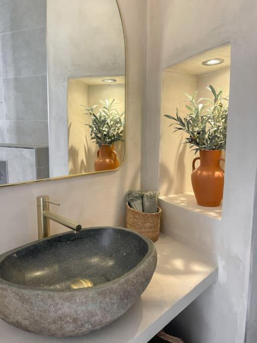 Au Coeur Du Vieil Antibes A 200M Des Plages, Superbe Studio Bagian luar foto